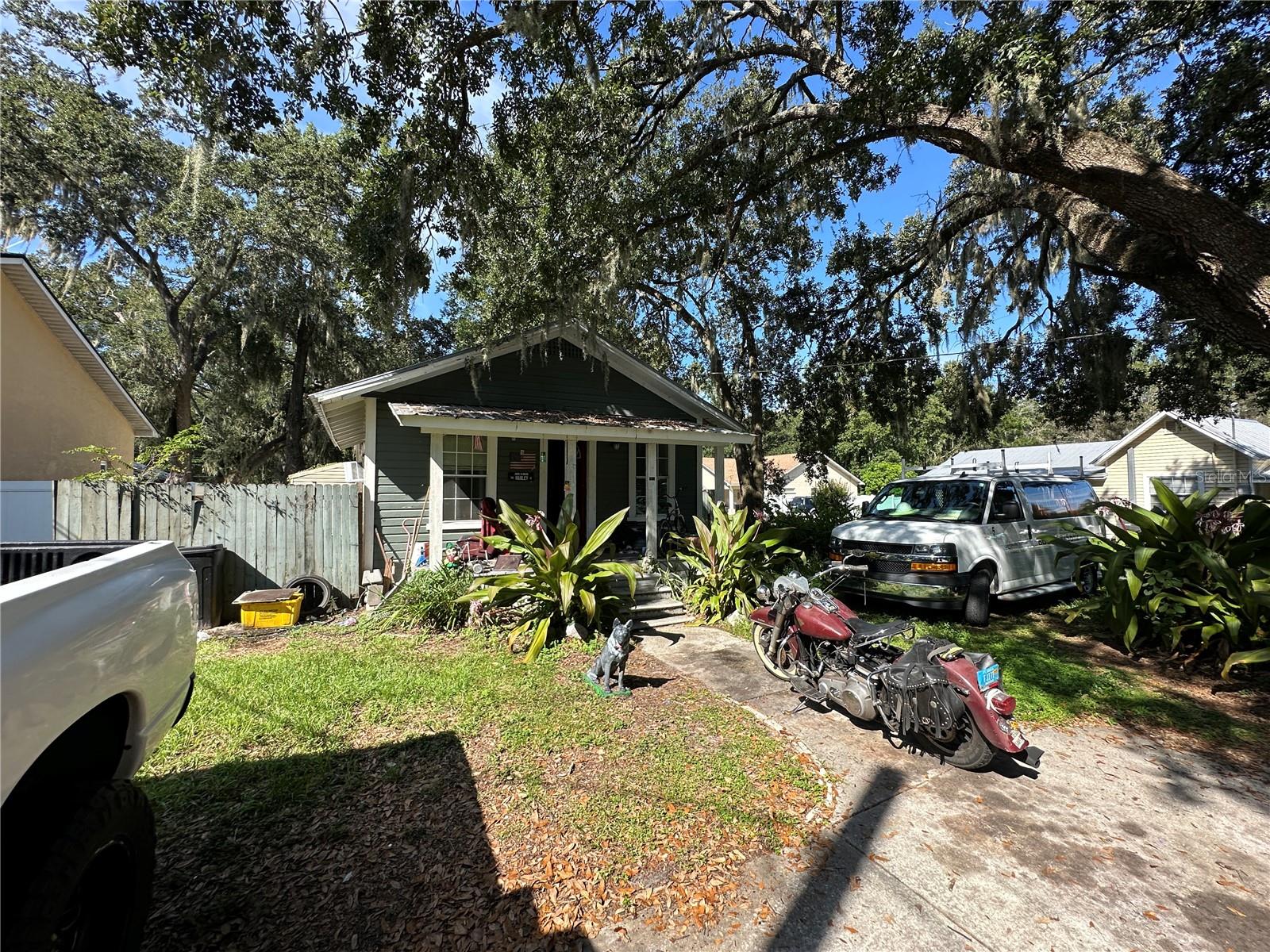 V4945499
