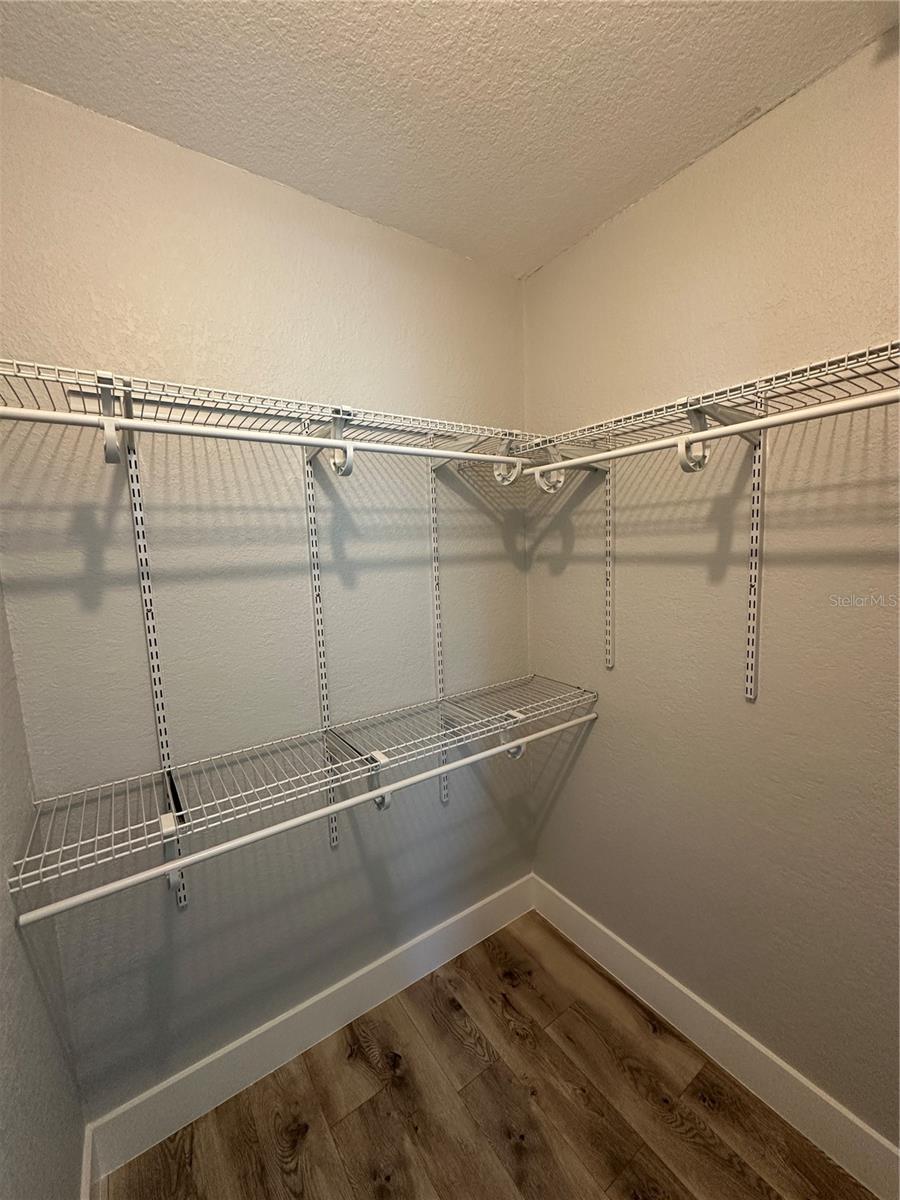 walk in closet (primary)