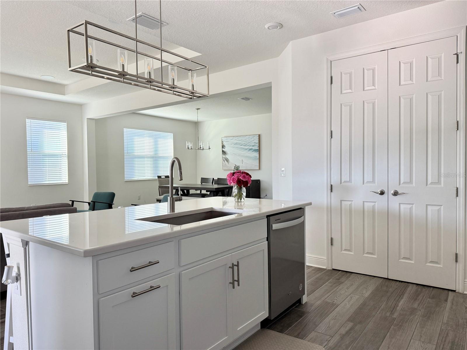 Kitchen - Island