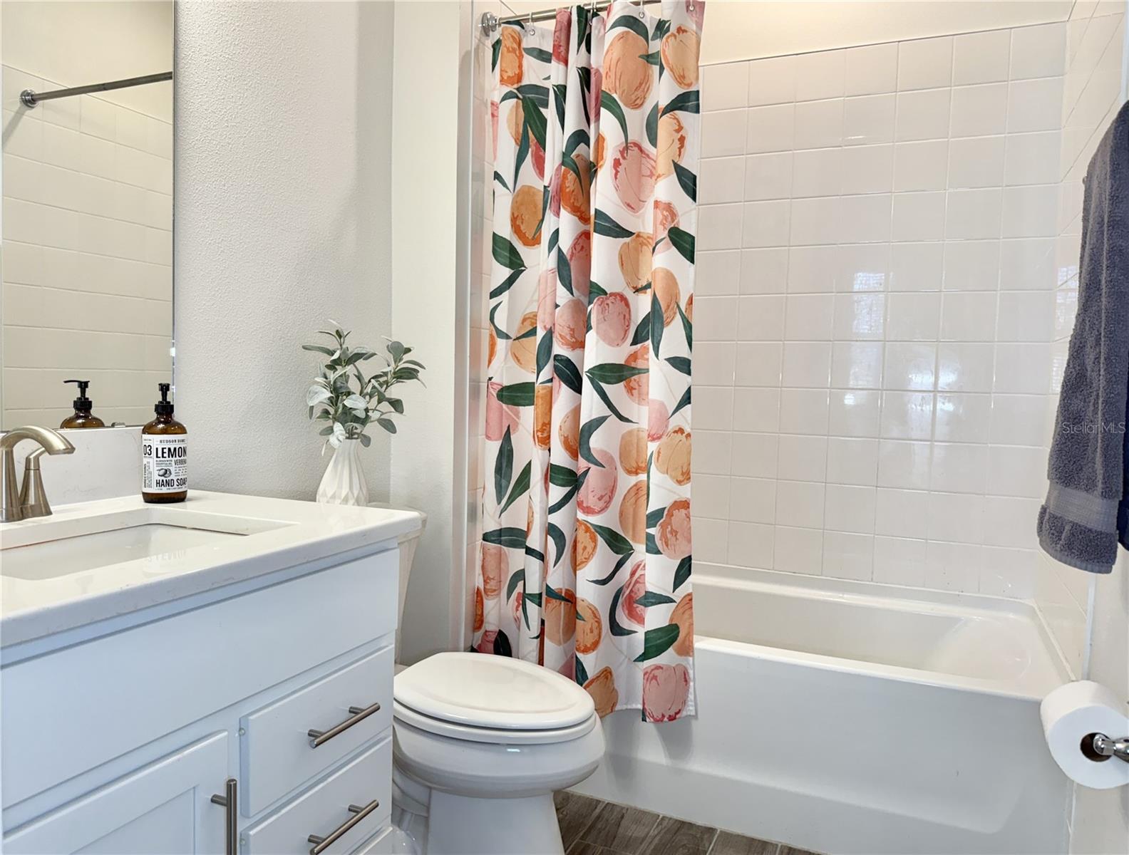 2nd Bedroom En Suite Bath