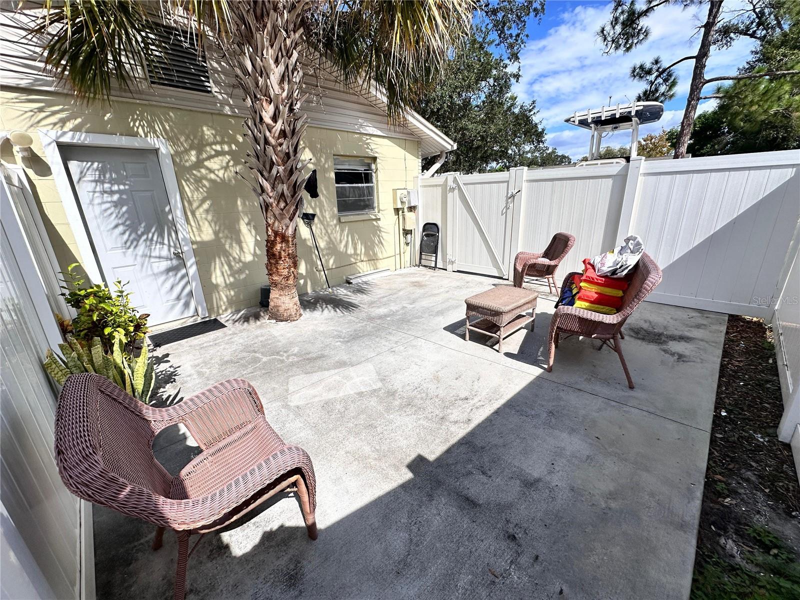 PATIO - IN LAW APARMENT