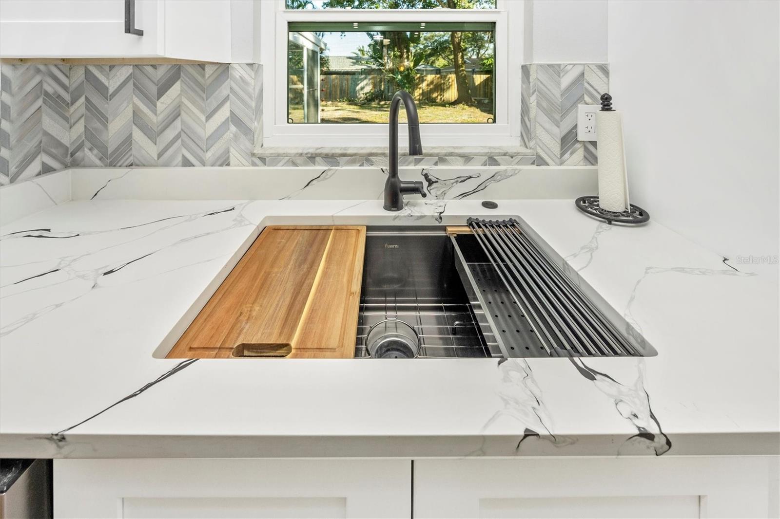 Moet Touchless Sink