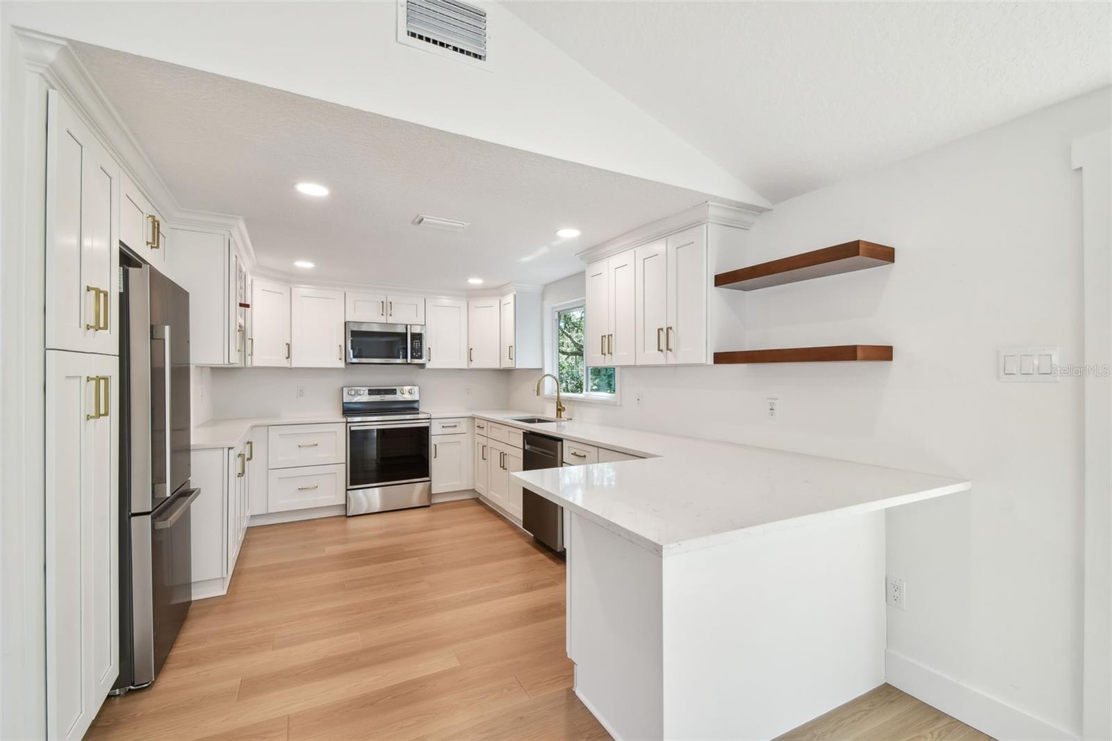 CHEF'S KITCHEN
