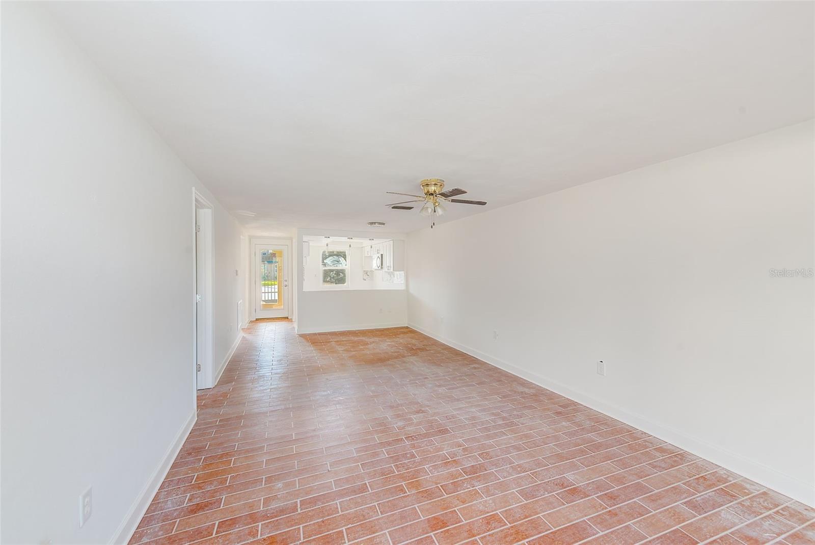 living/dining area
