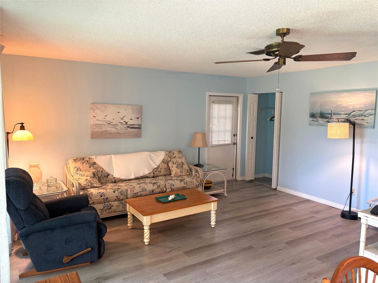 Living Room with Ceiling fan