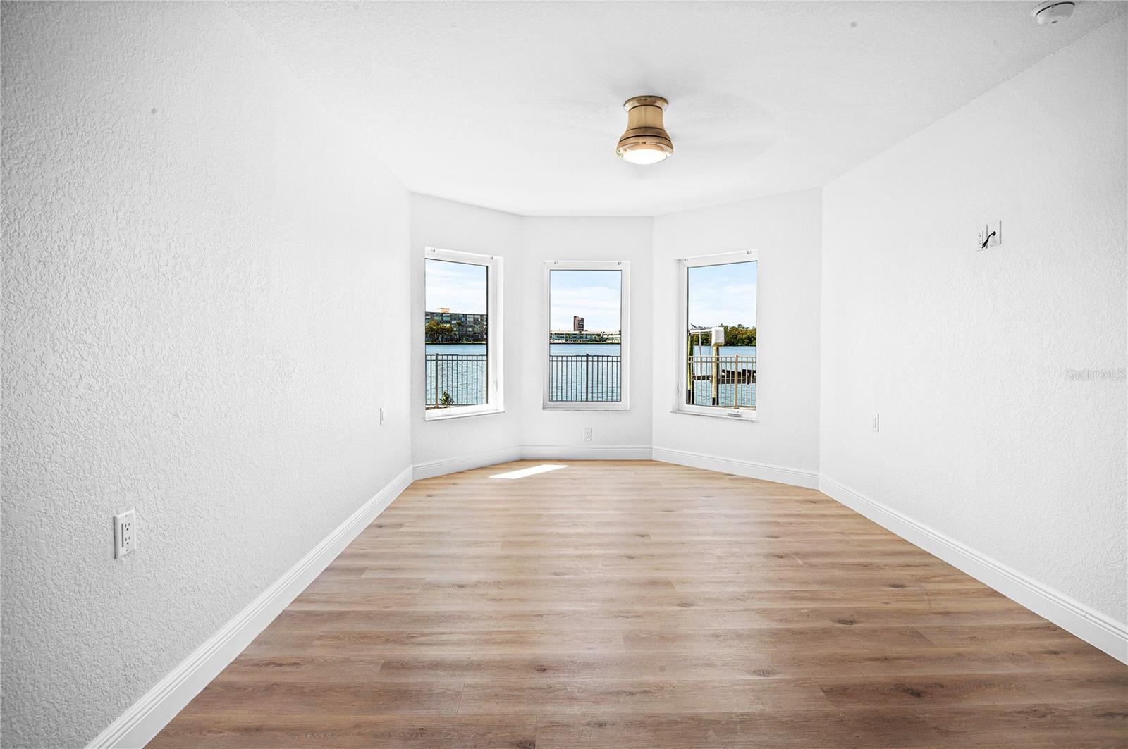 Master Suite or 4th BR