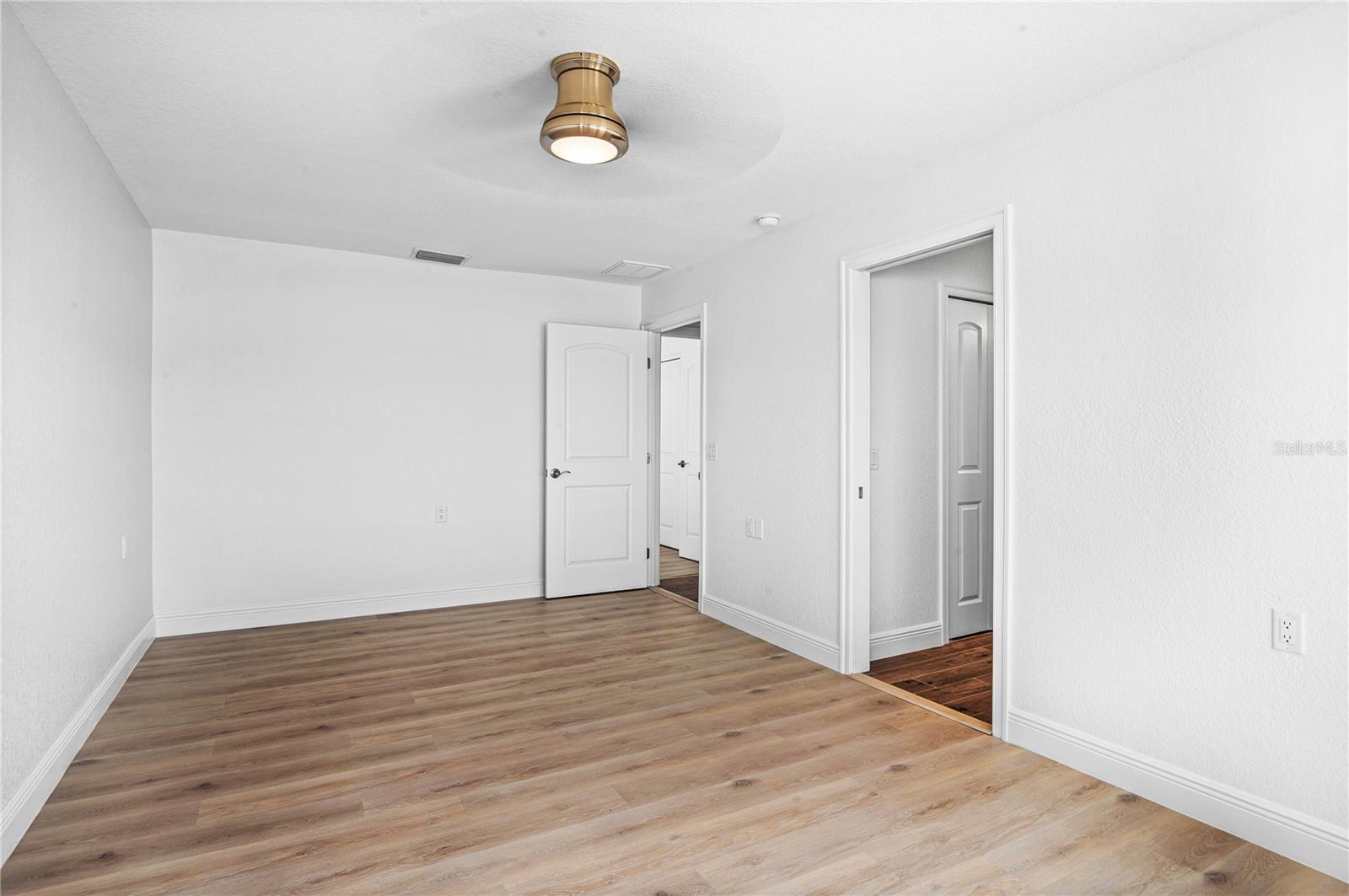 Guest BR 2 w/ En Suite Bath