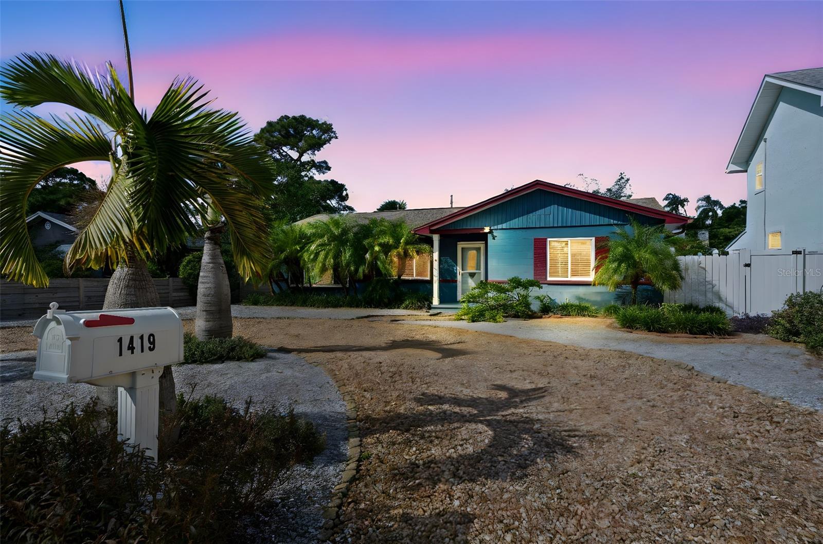 A coastal classic with modern must-haves!