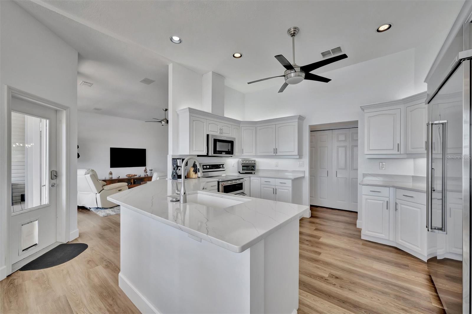 kitchen, 2nd floor
