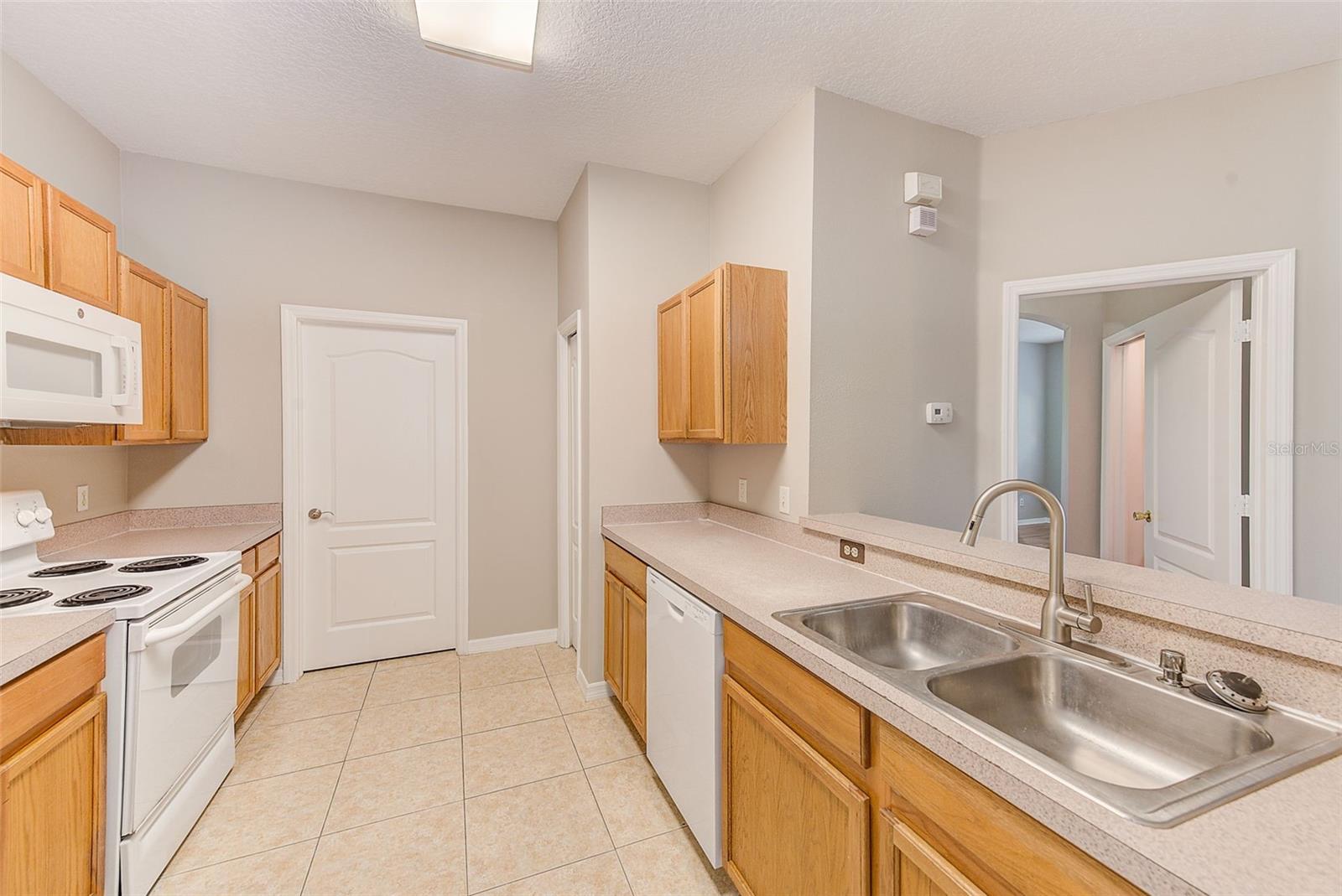 KITCHEN WITH PASS THRU