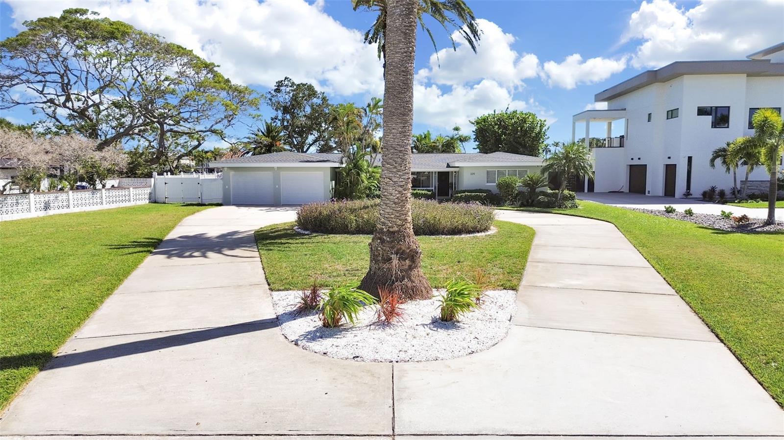 Oversized teardrop driveway