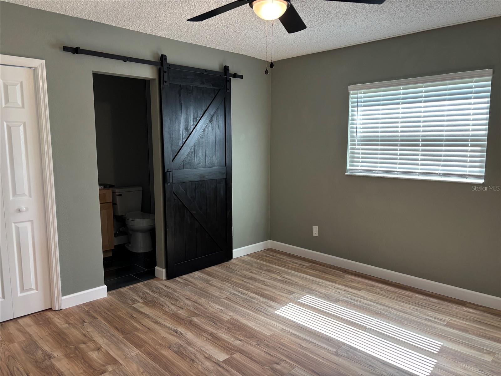 Primary Bedroom w/ensuite bath