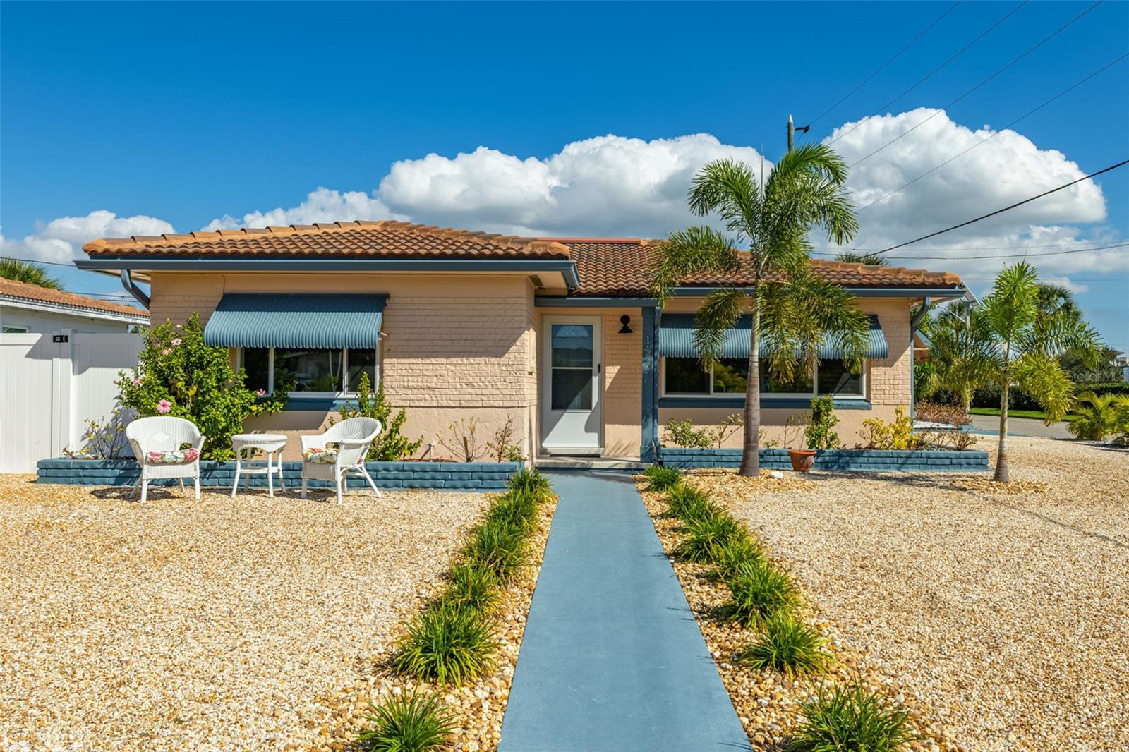 Welcome Home! Front Exterior