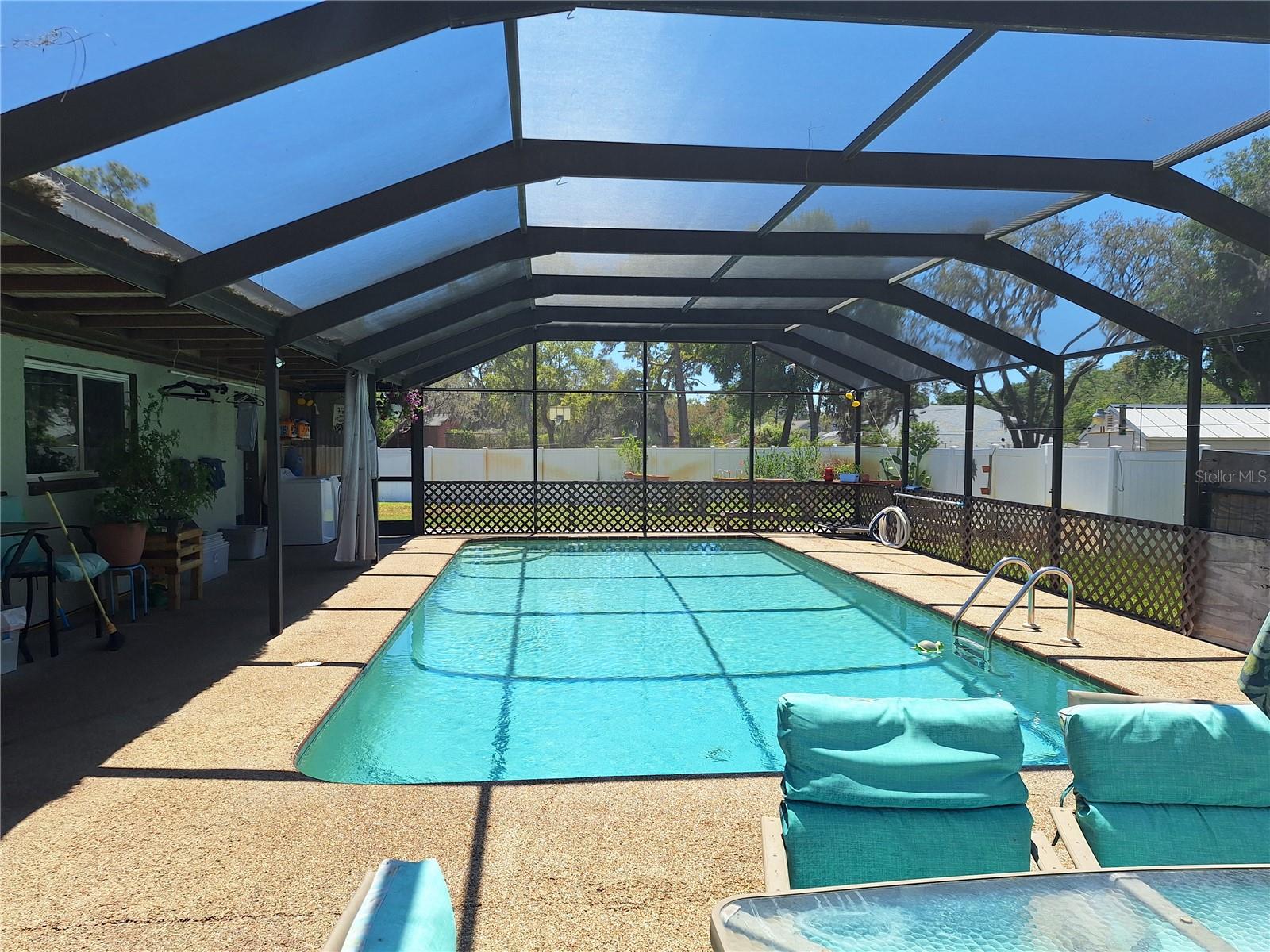 What a nice Family size Pool!