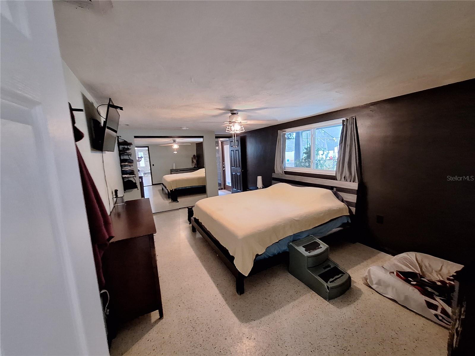 Primary Suite is 18ft