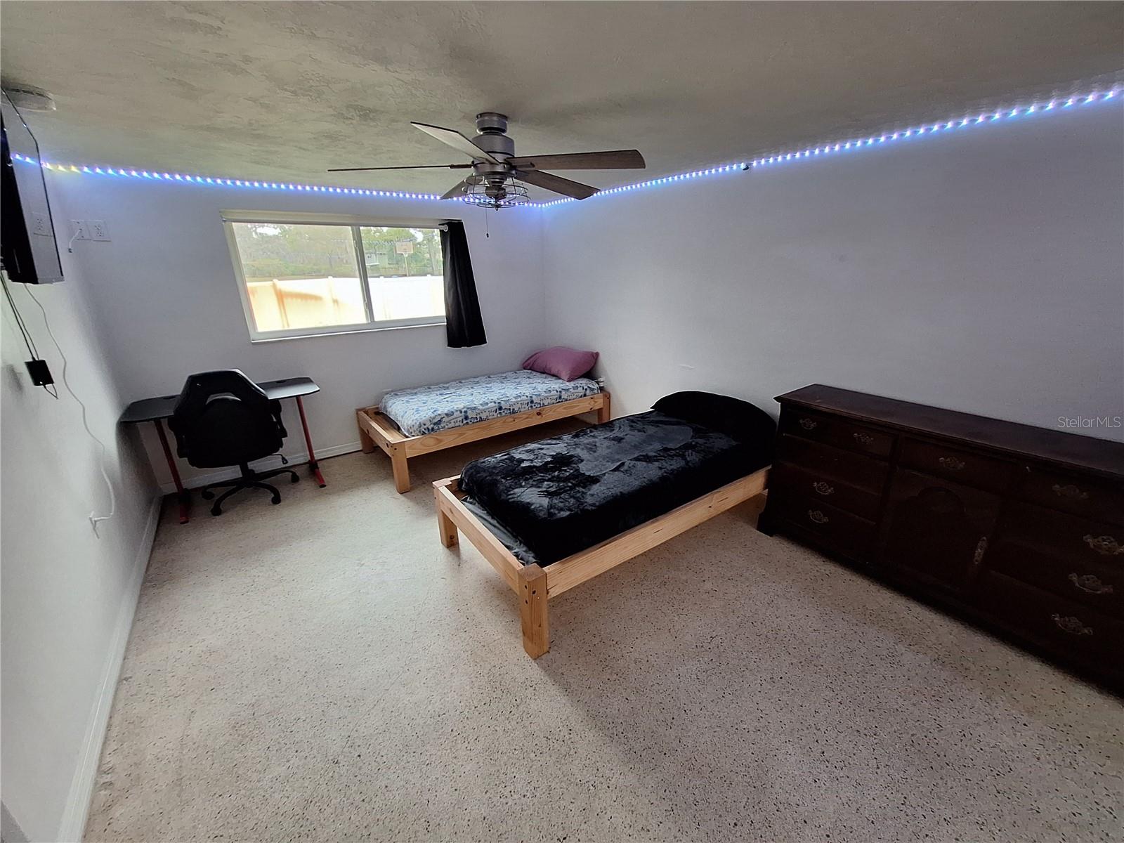 Bedroom 2 is a 11x15ft bedroom!