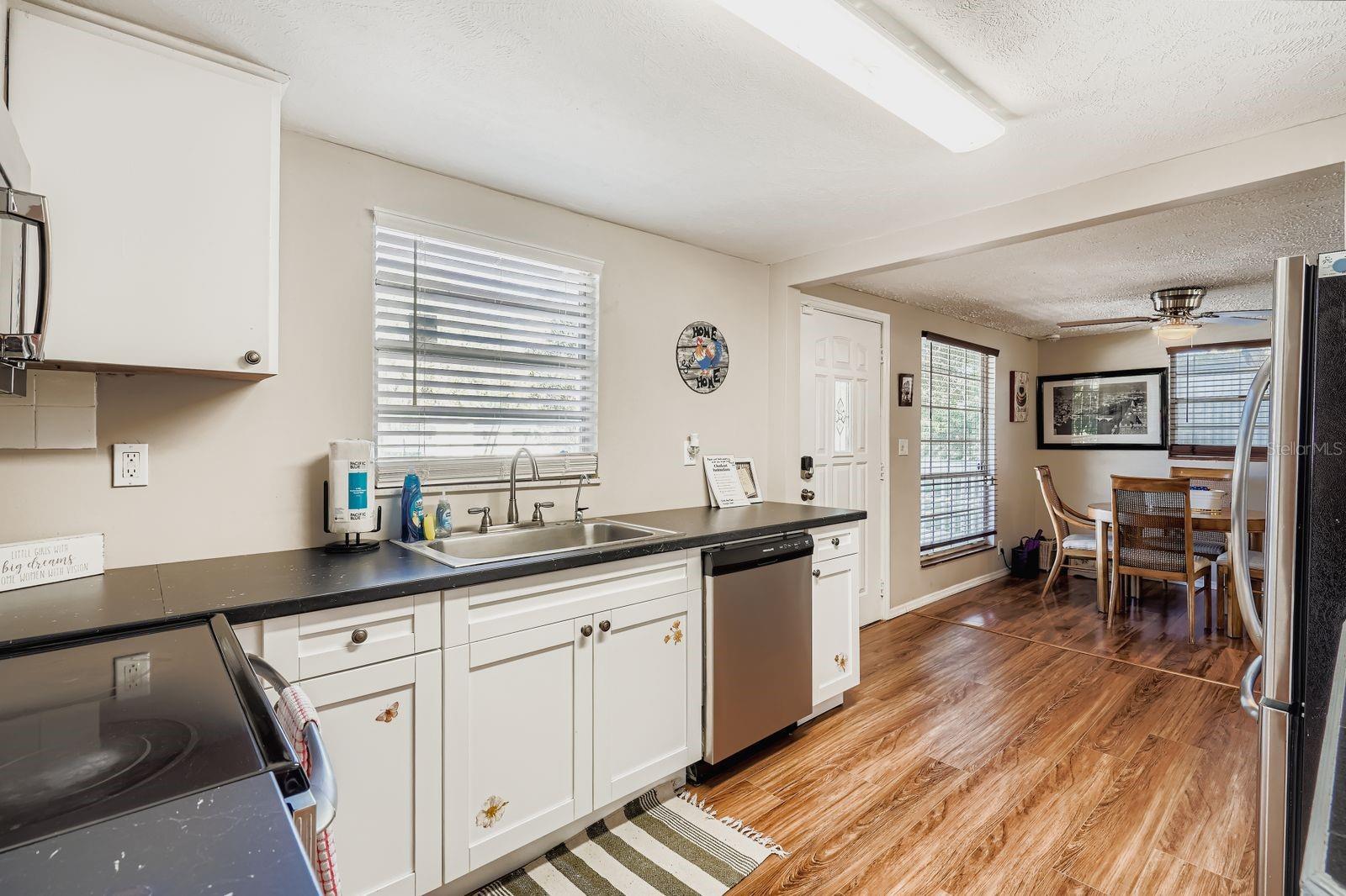 Kitchen & Dining area