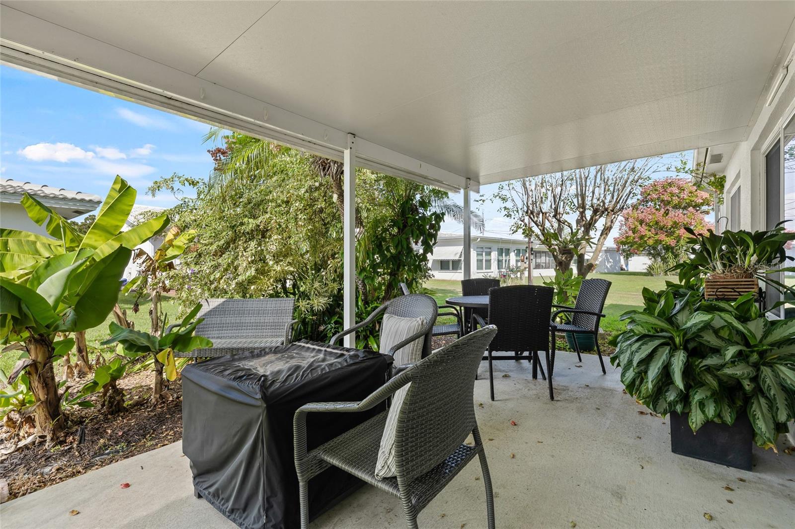 Covered Rear Lanai