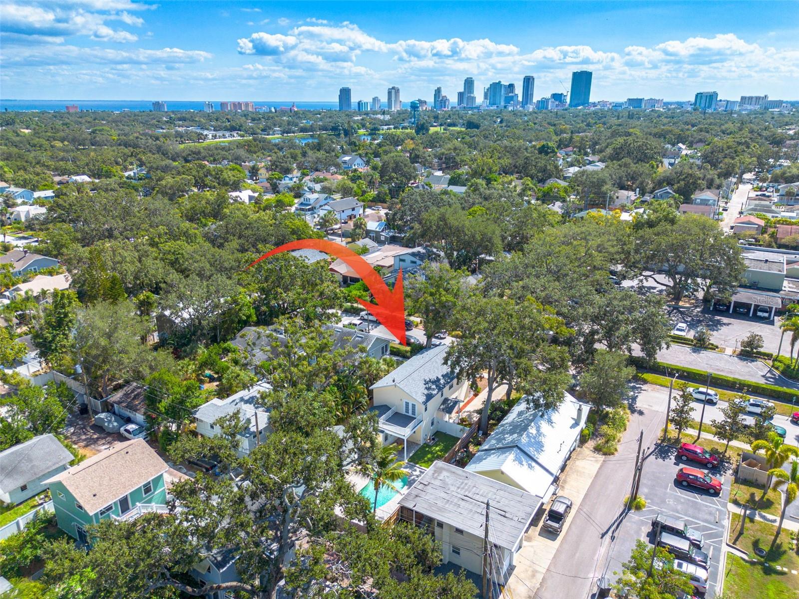 Close to Downtown St Petersburg and Crescent Lake