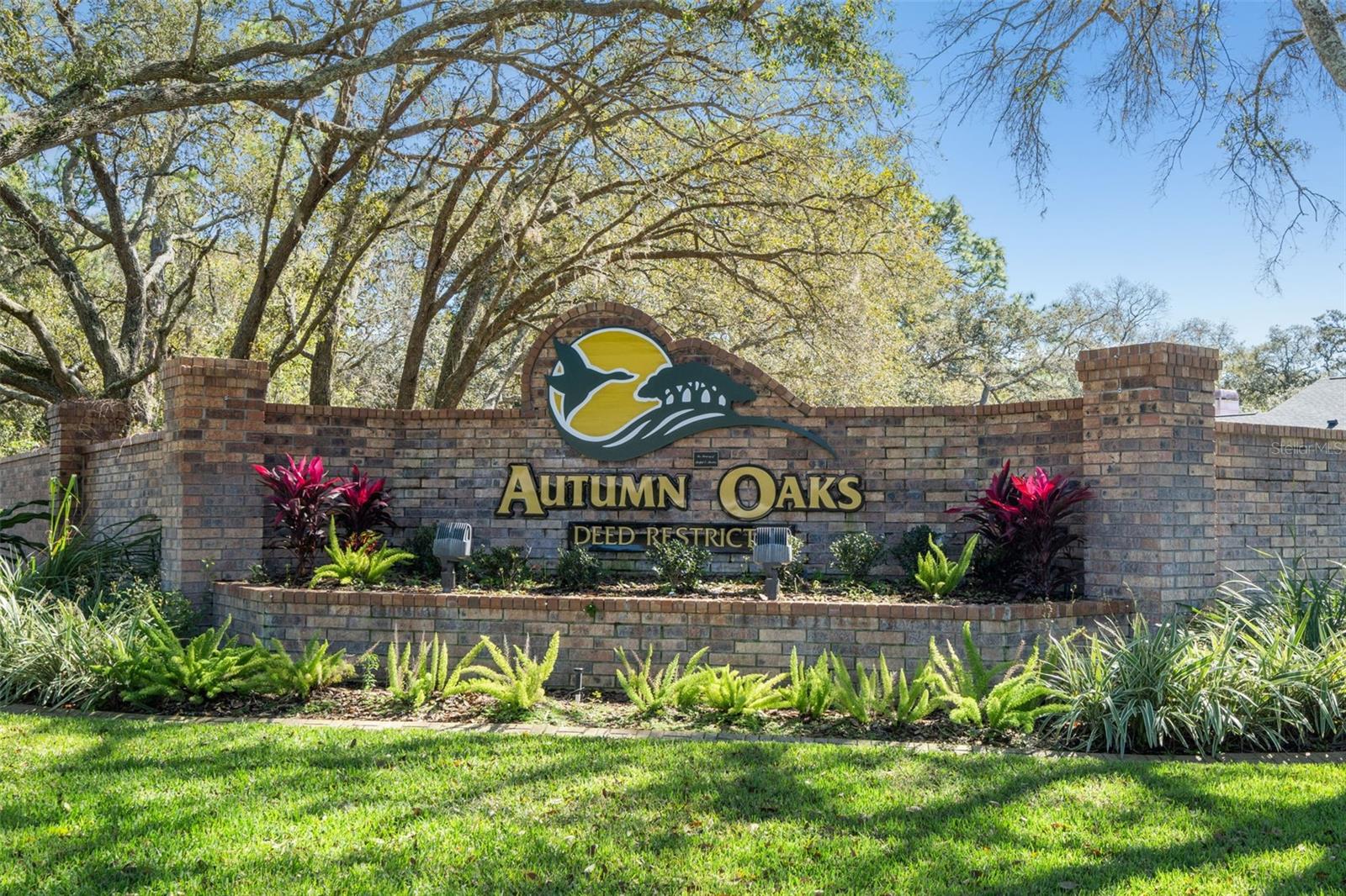 Beautiful Community of Autumn Oaks