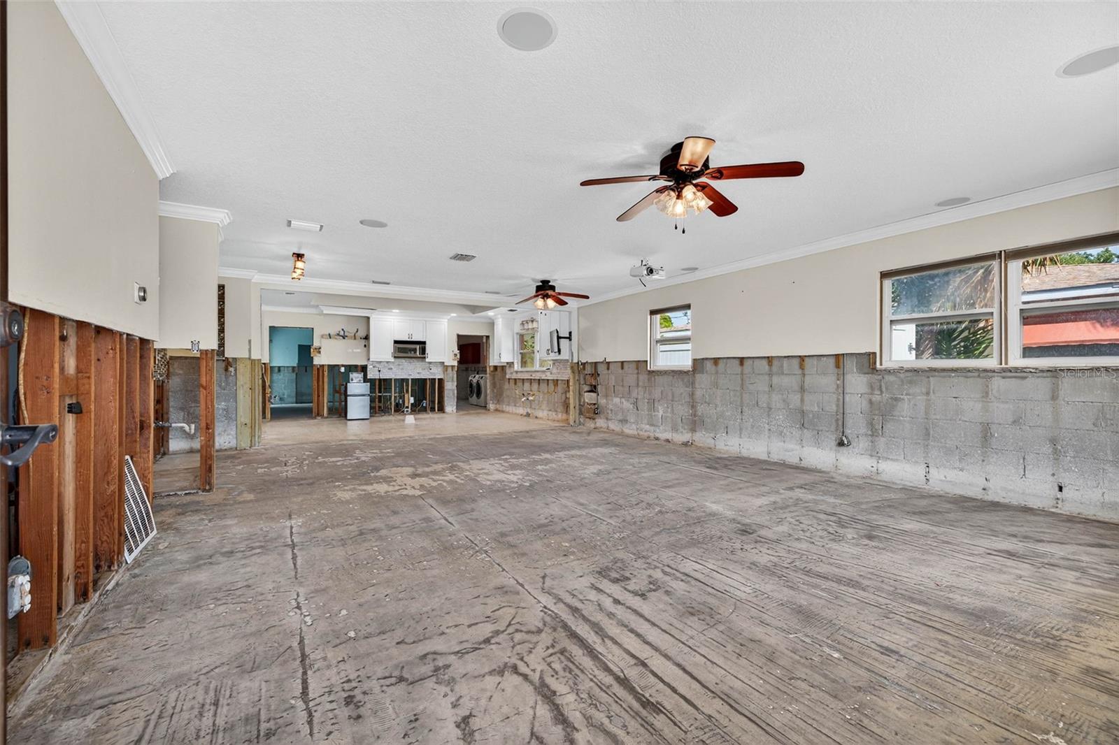 Wide open living, kitchen, dining area