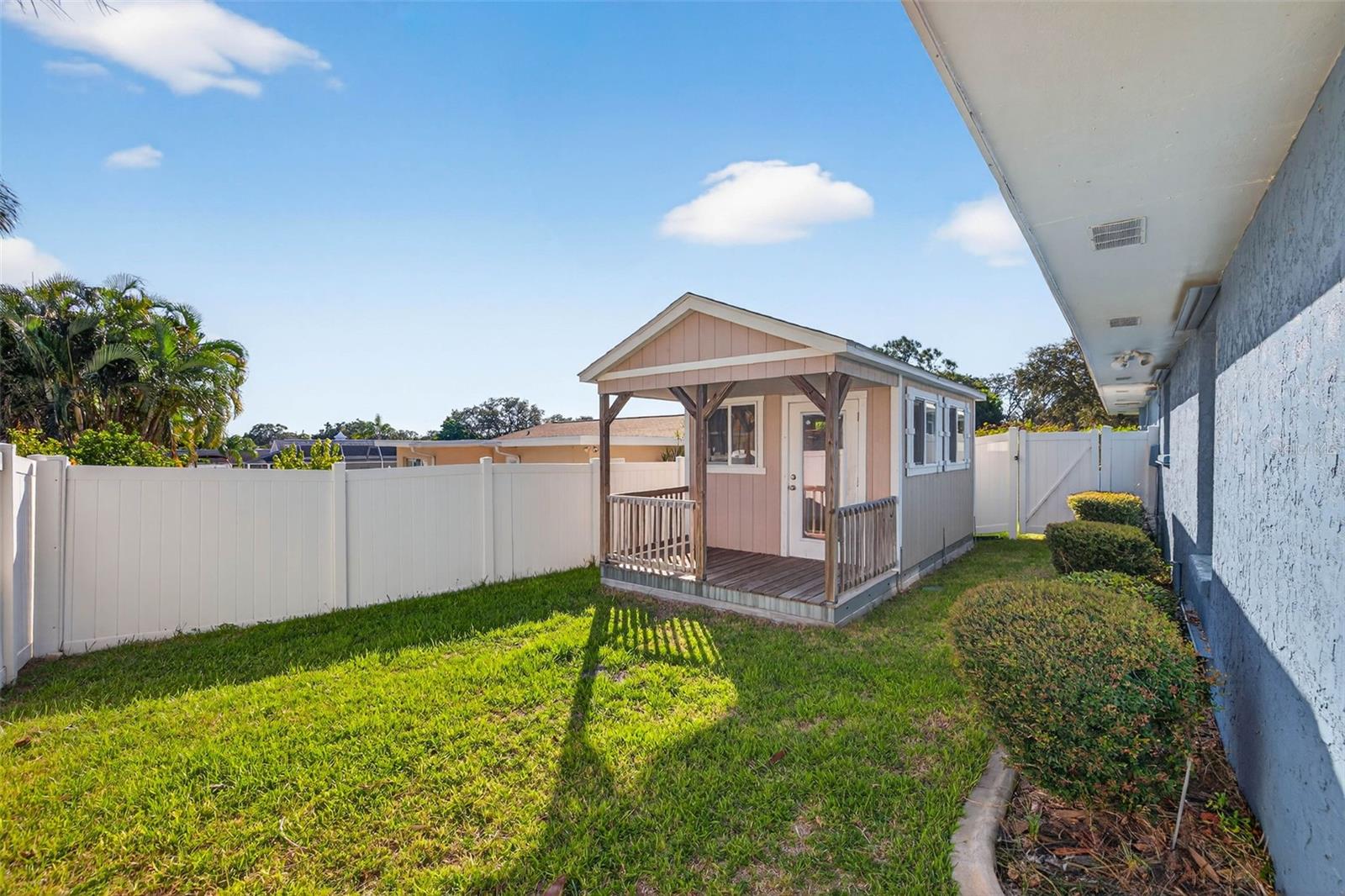 Great home office/ guest suite or gym