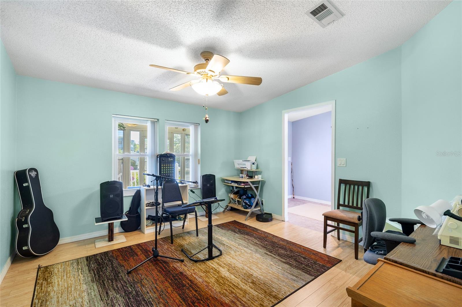 Bonus Room/ Office/ Game Rm/ Hobby Room