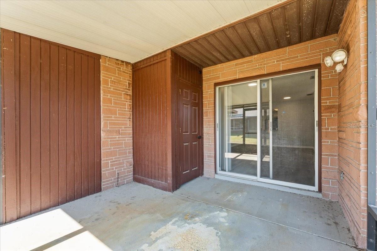 screened in patio