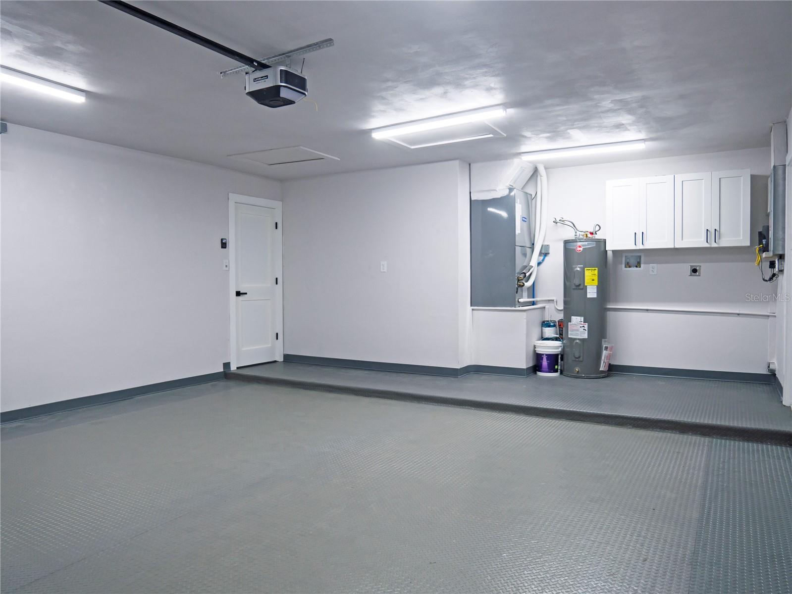 Garage / Laundry