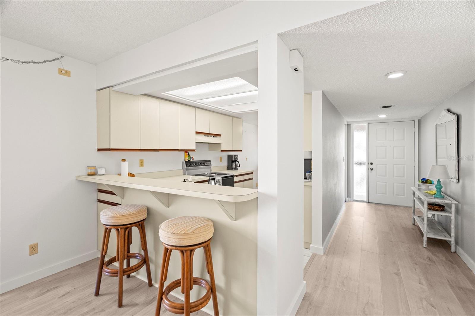 Breakfast bar