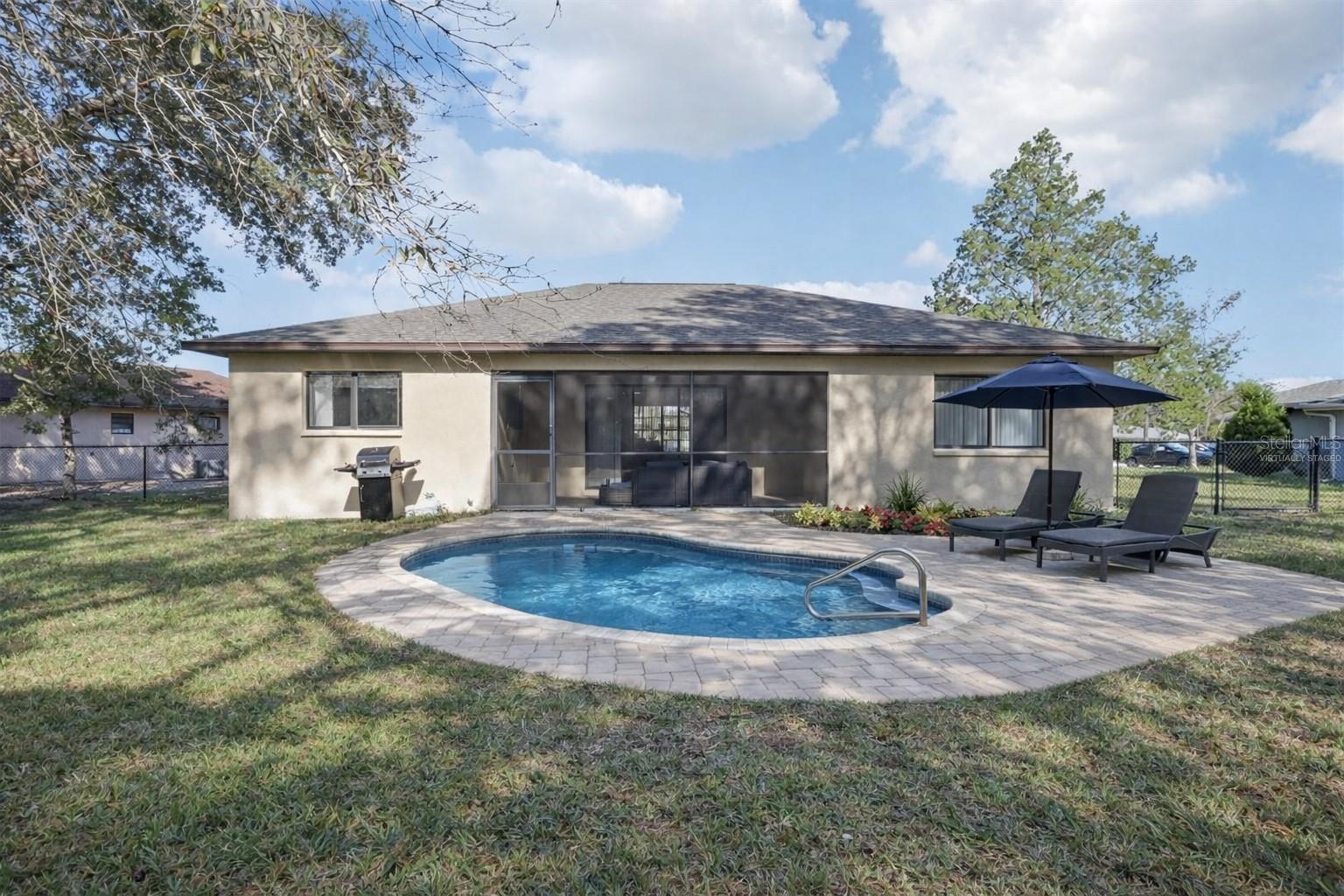 Virtually staged pool