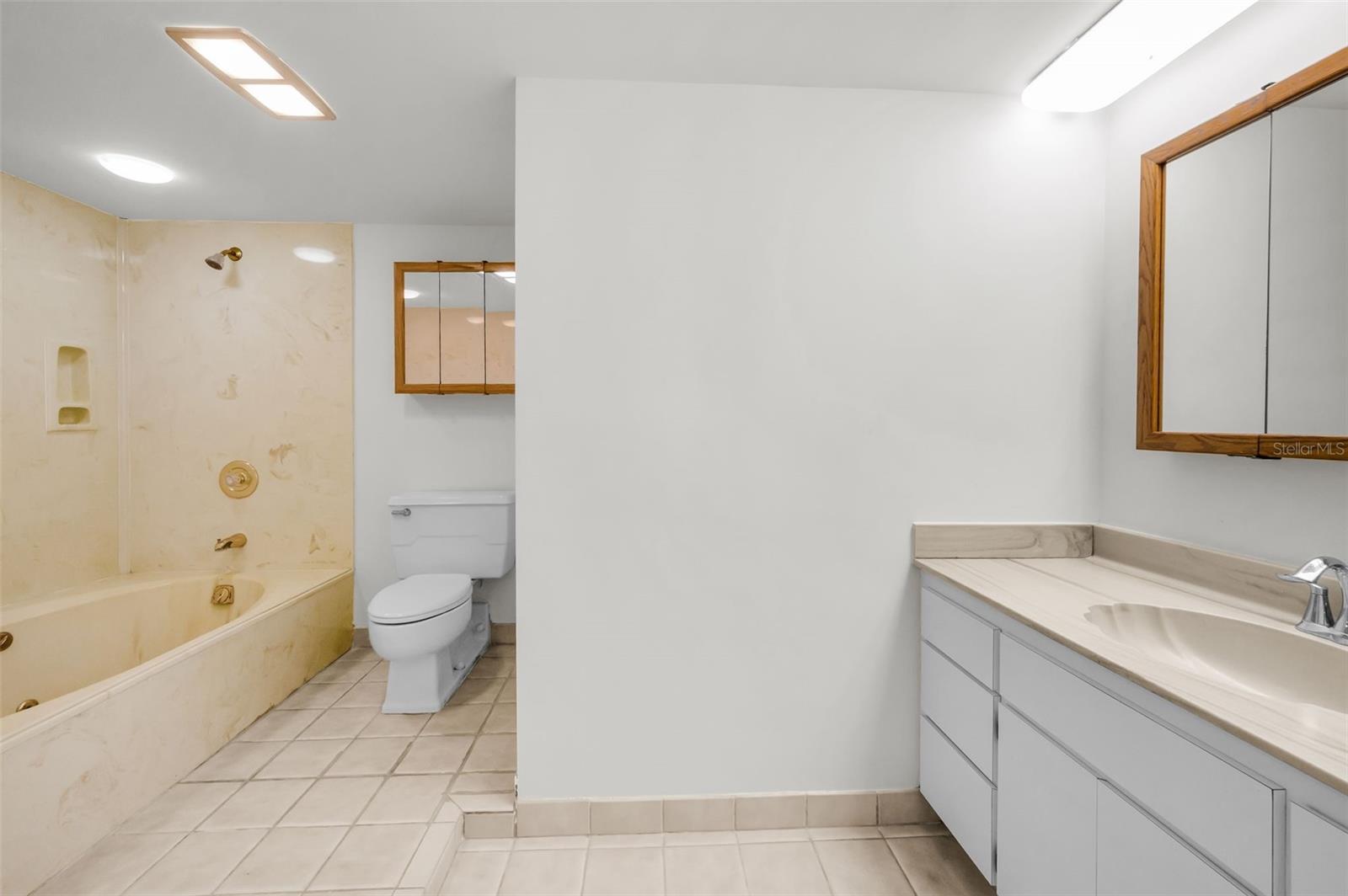 Primary bath