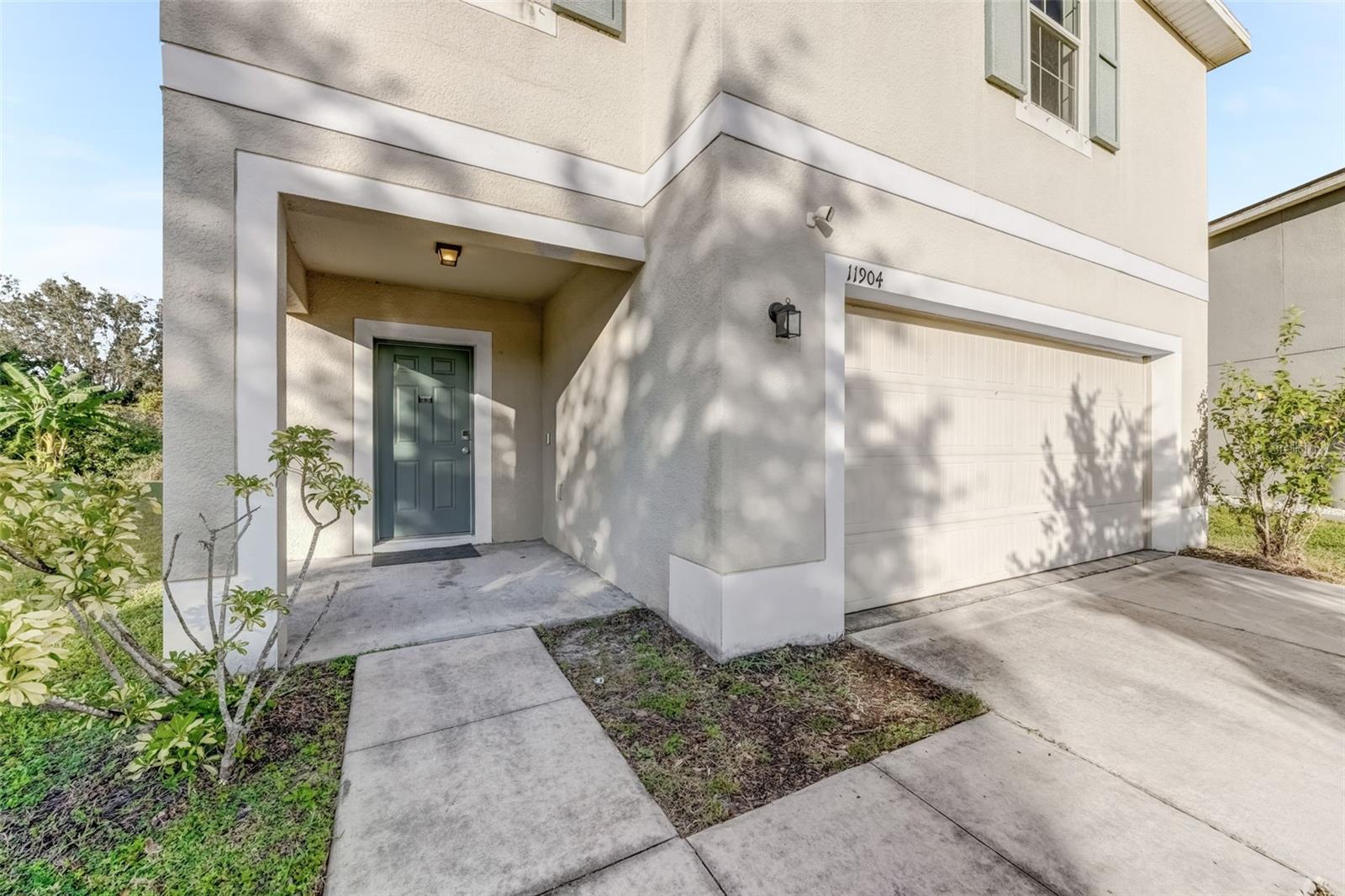 Front Exterior/2car garage