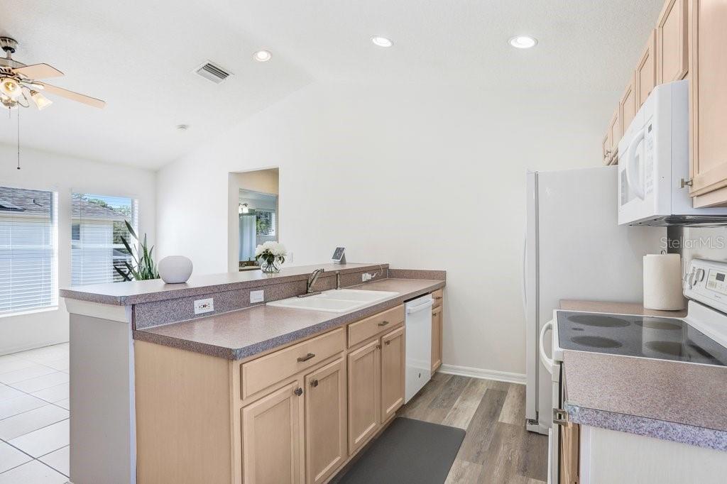 Full Kitchen