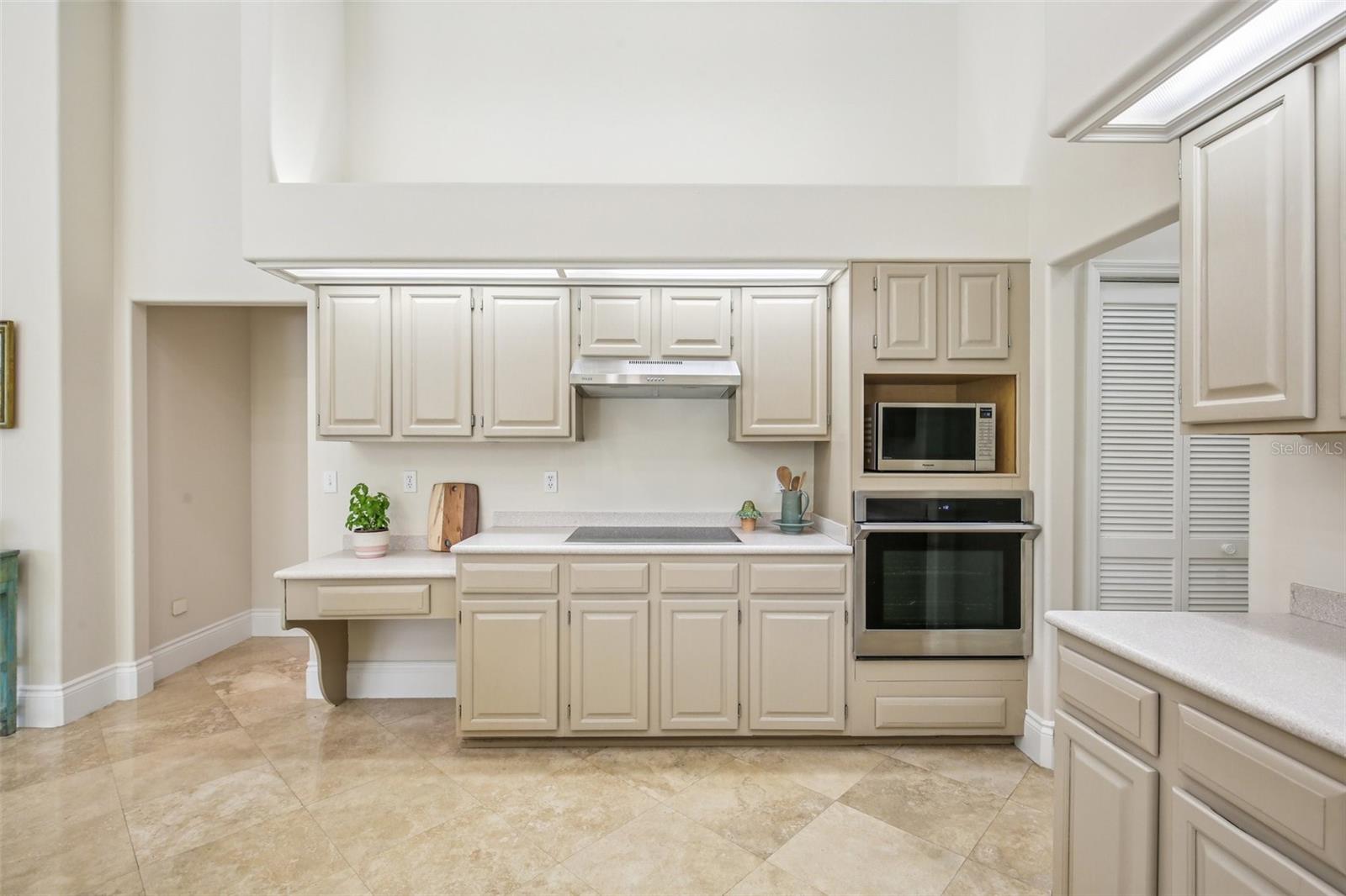 AMPLE STORAGE IN THIS KITCHEN!
