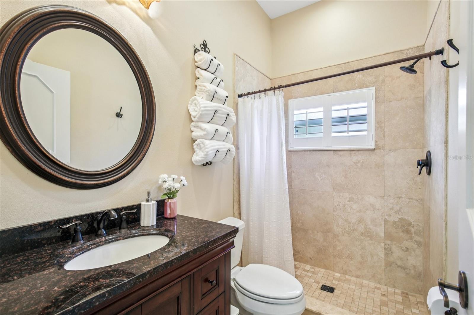 BATHROOM 2