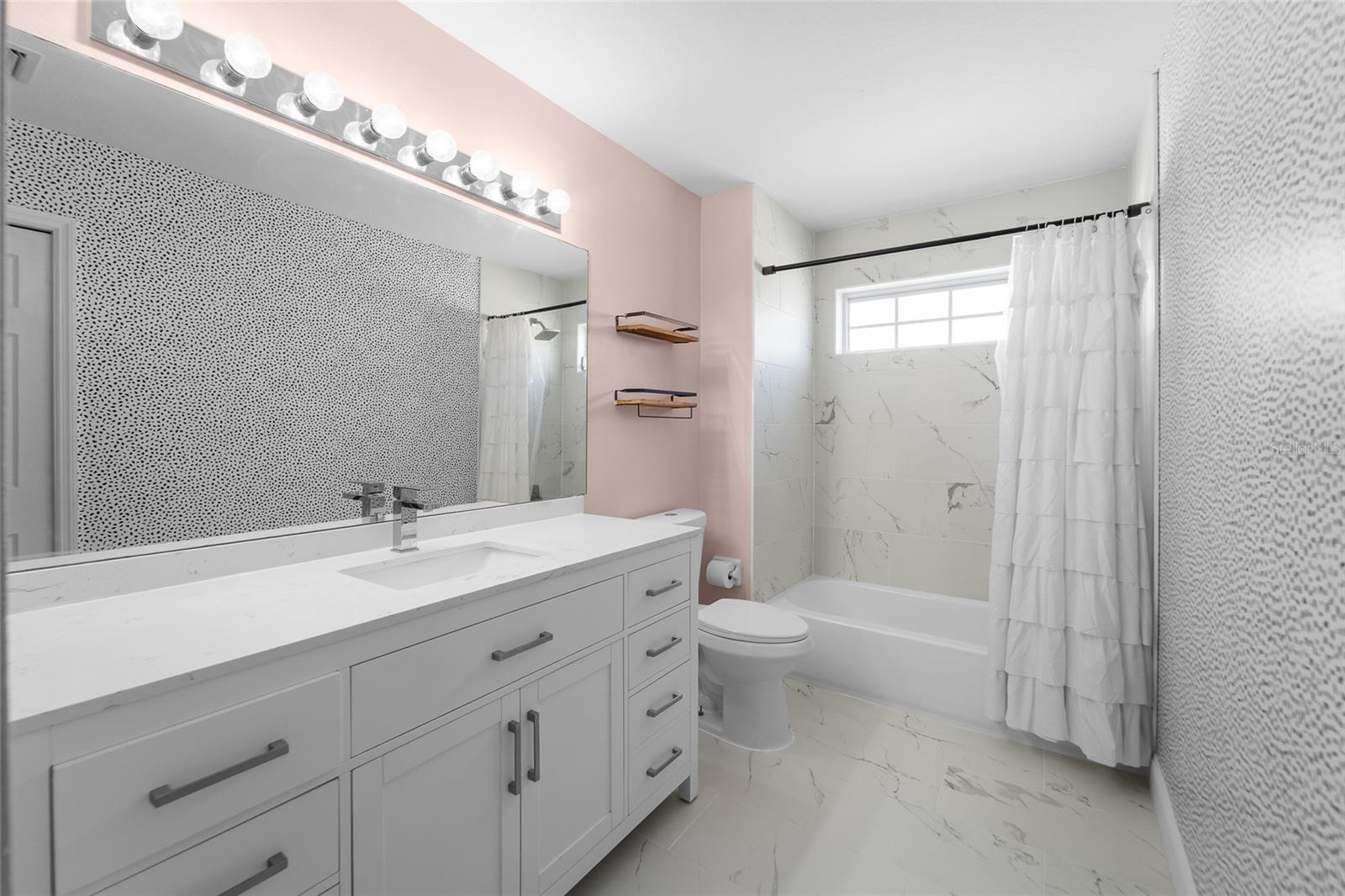 Full Bathroom 1
