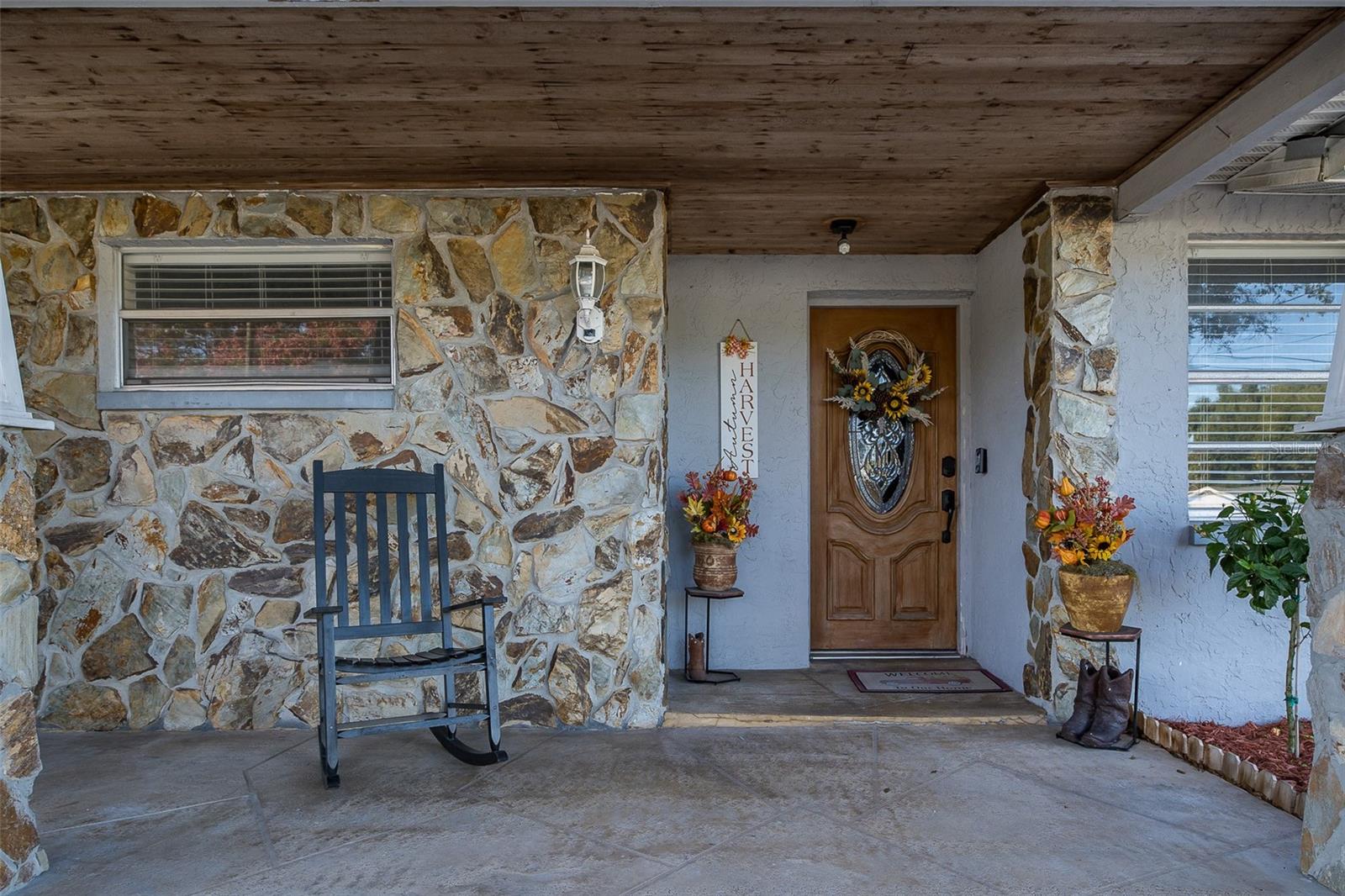 Front porch and front entrance