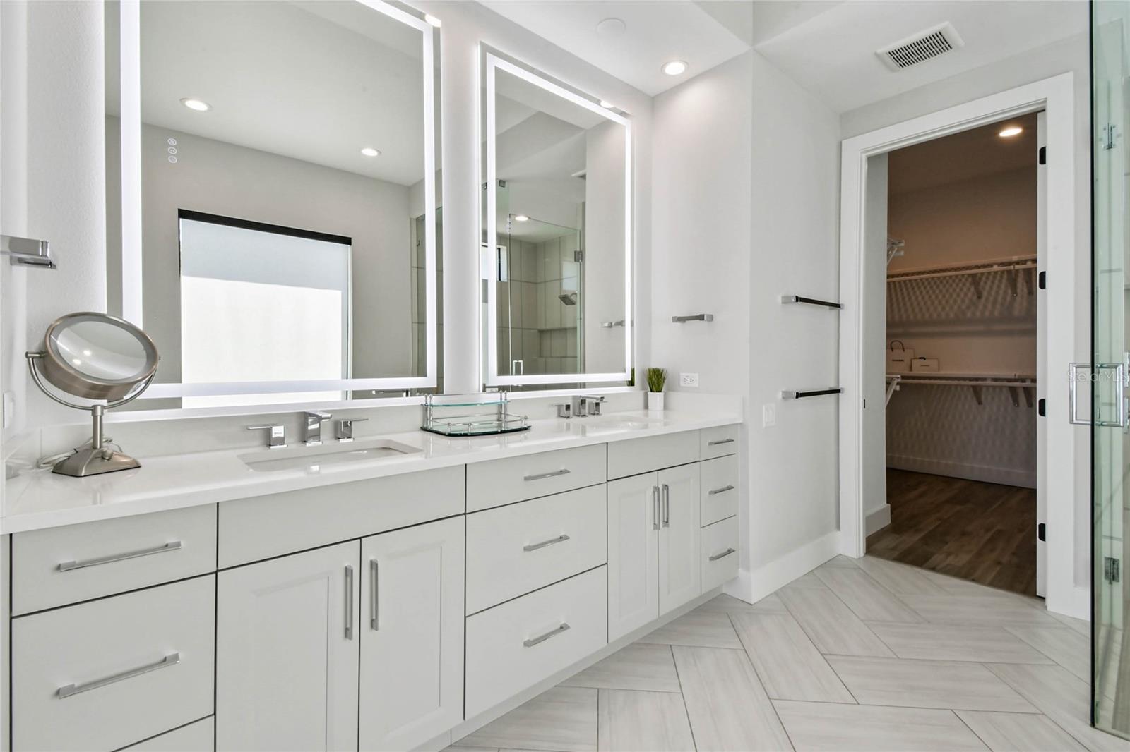 Primary En-suite Bath Vanities