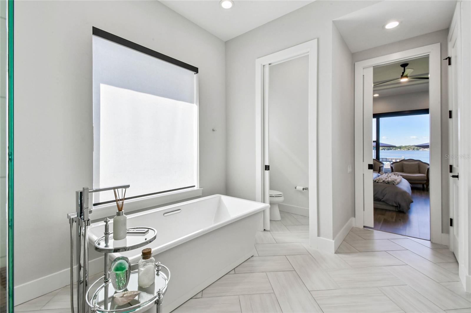 Primary En-suite Bath