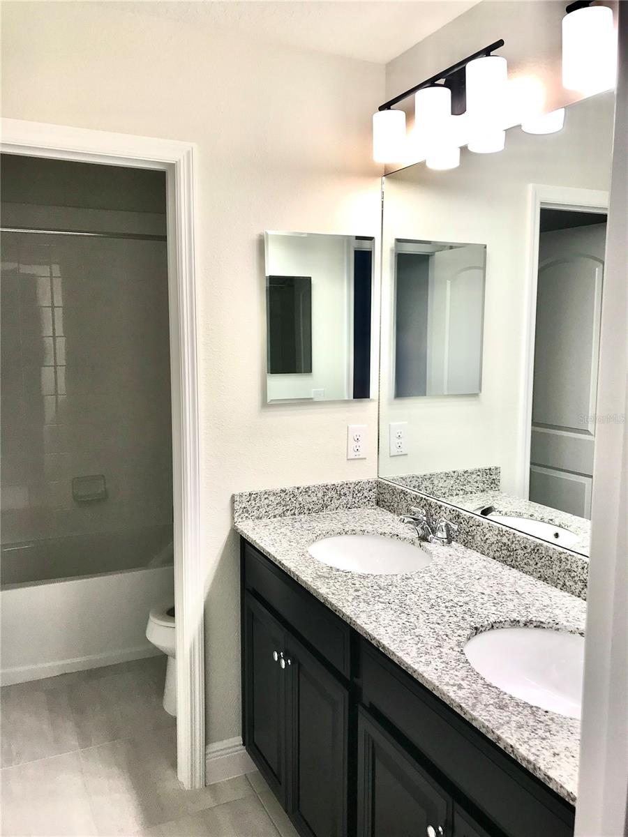 2nd Floor guest bathroom and shower / toilet room