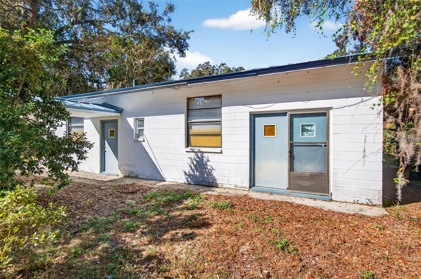Detached Garage & Workshop