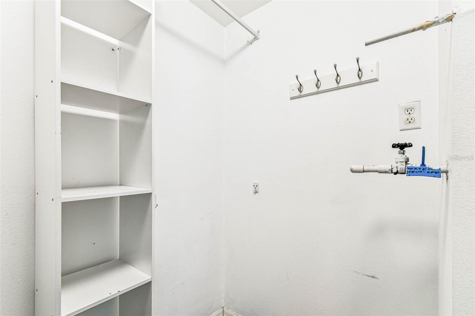 2ND CLOSET