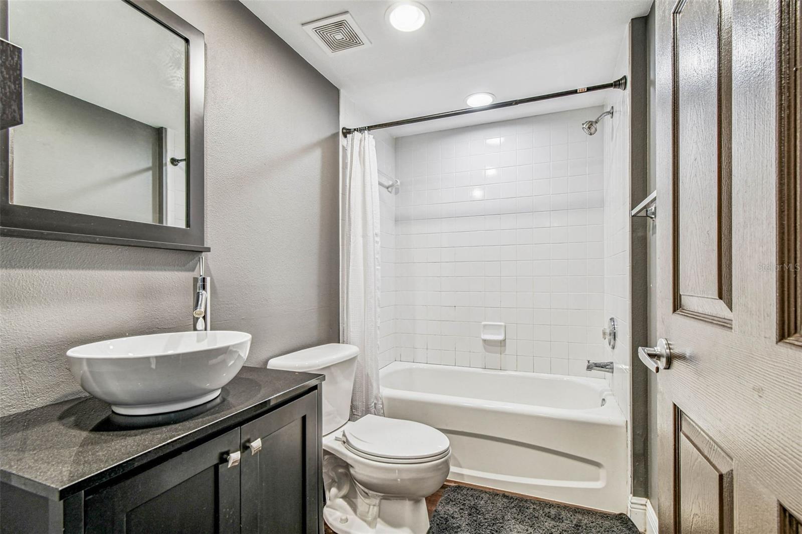 2ND BATHROOM