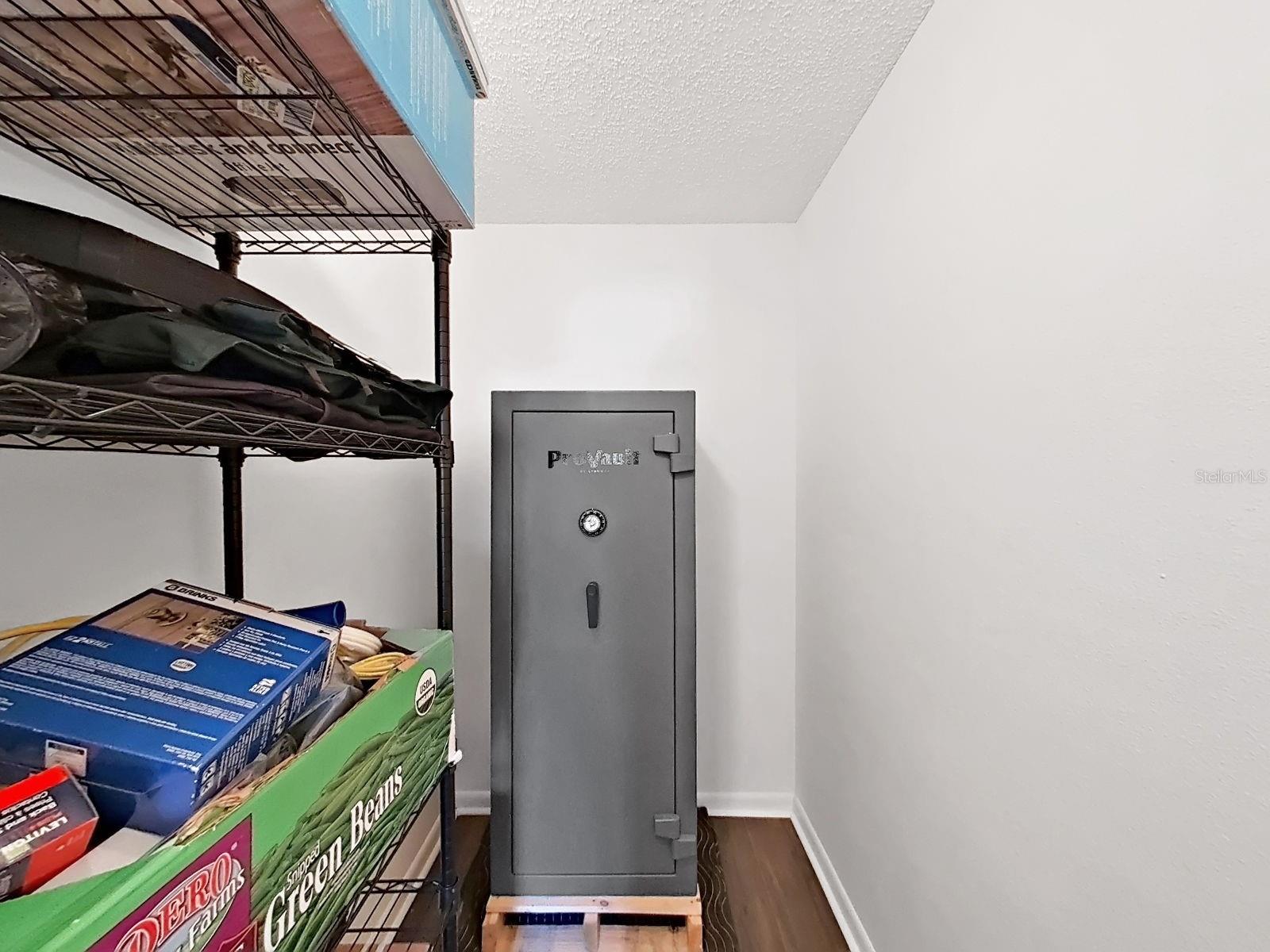 Bedroom 3 walk-in #2 being used for storage!