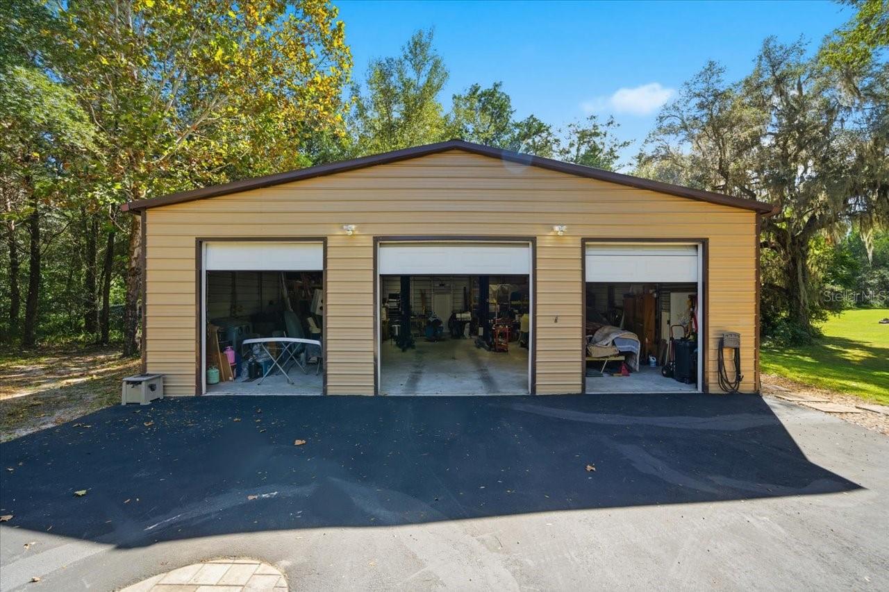 Three bay shop, metal building