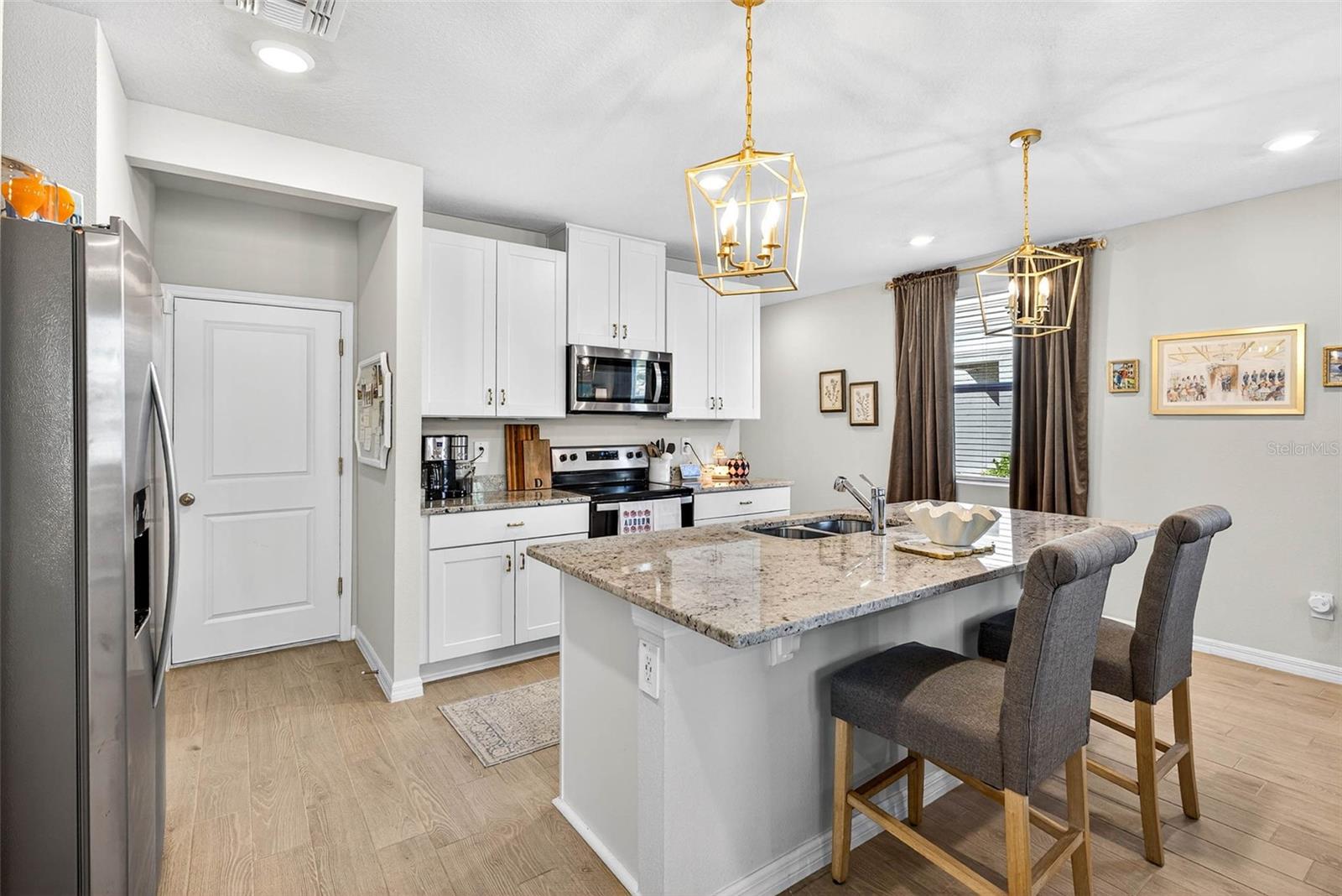 Great layout with a separate eating space.