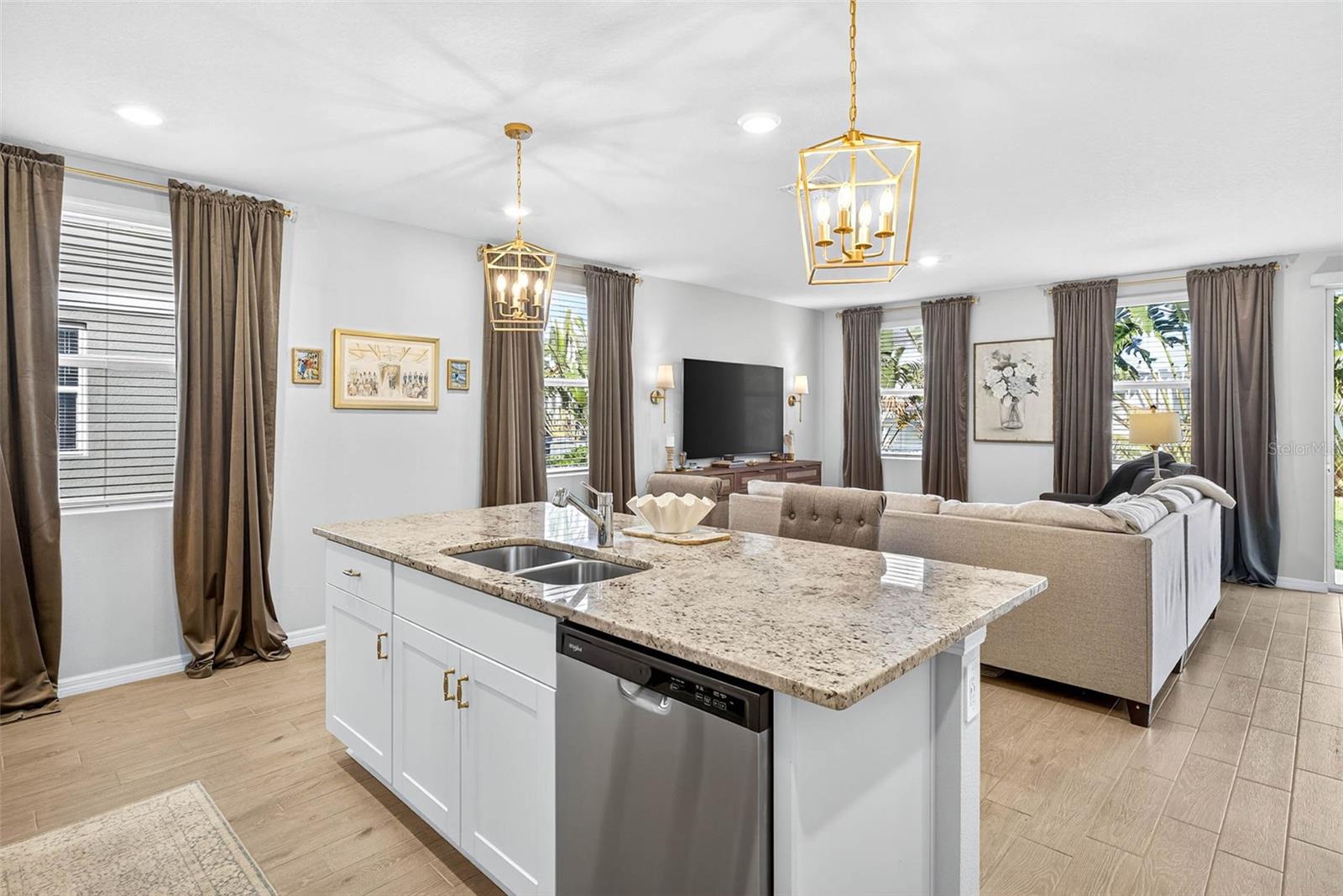 Nothing is cramped in this floorplan.