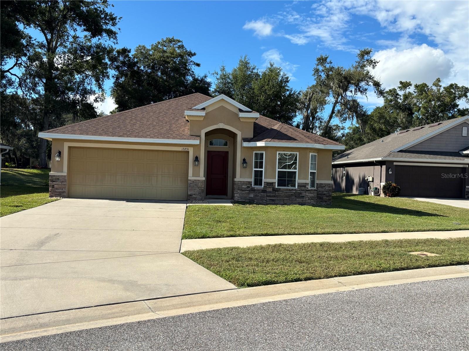 Spacious lot