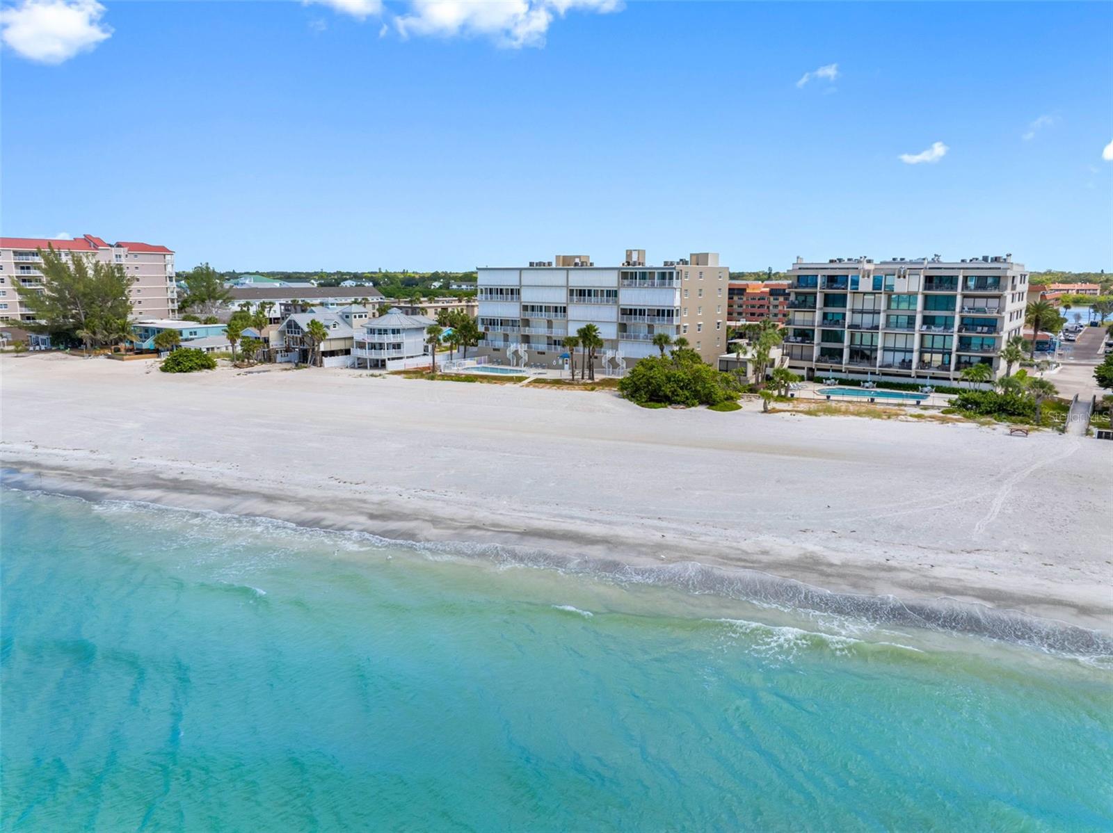 .. Across the Street From Complex is The Intracoastal Waterway. There is a Little Picnic Area There To Grill & Fish If You Want.